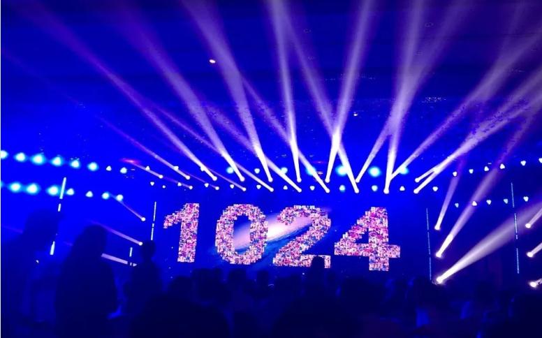 燃爆大驻马！8月15号，FM102.4主播极致水世界夏日狂欢电音节震撼来袭！