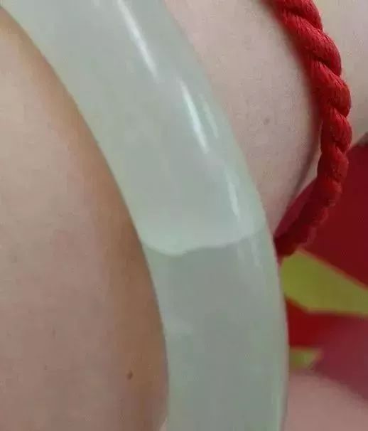 玉碎了一点怎么处理吉利,玉碎了小块怎么处理