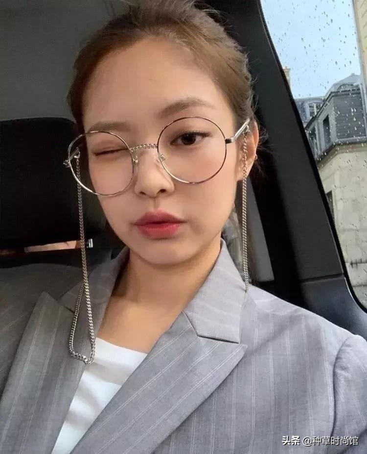 你脸型最适合戴哪种眼镜,各种形状的平光眼镜适合什么脸型