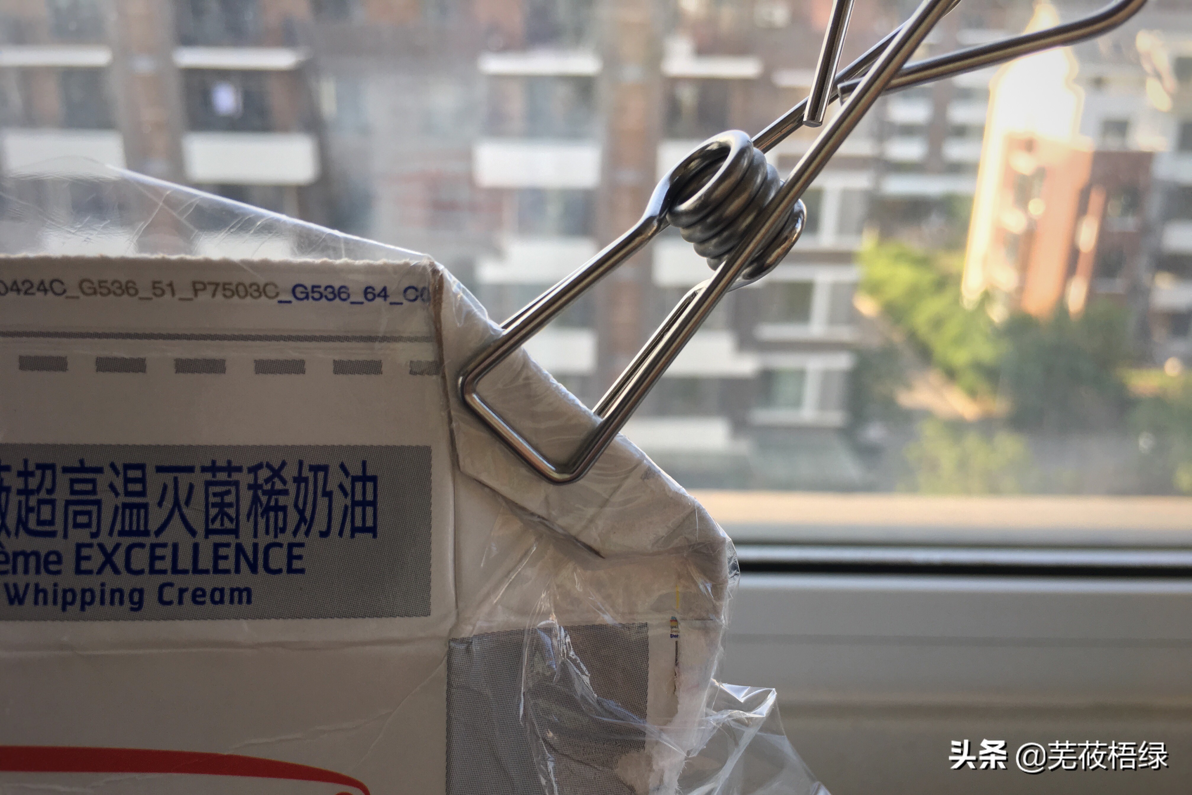 淡奶油放在冷冻室还是冷藏室保存,淡奶油开封后怎么消耗