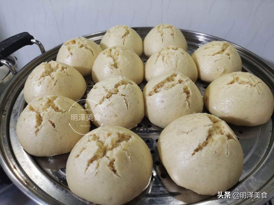 水碱馒头或开花馒头做法,怎样蒸开花大碱馒头