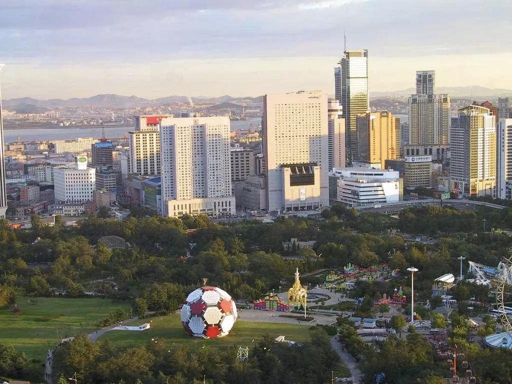 哪些房地产撑不住了,为什么房地产商人都愿意玩足球