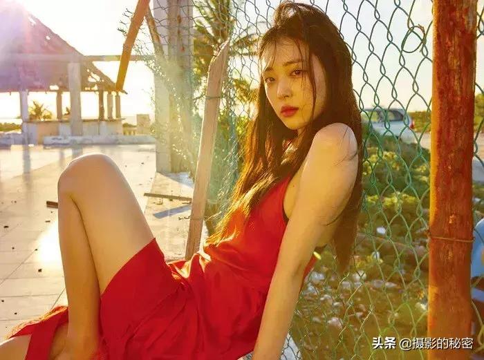 李圣经气质魅力的长腿女神,李圣经黑色一字肩身材