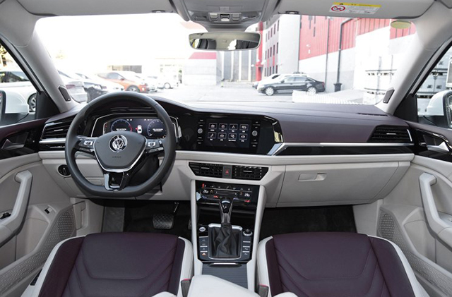 迈腾vs卡罗拉,新款车上市还能买到老款吗