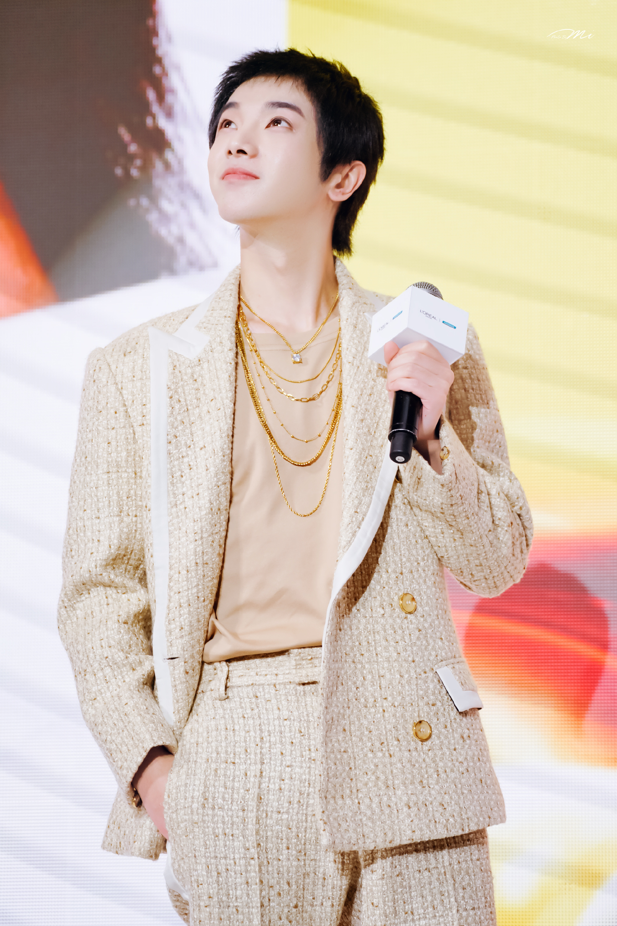 够大胆！花花“空身穿”香奈儿，配大金链子，不像暴发户是王子