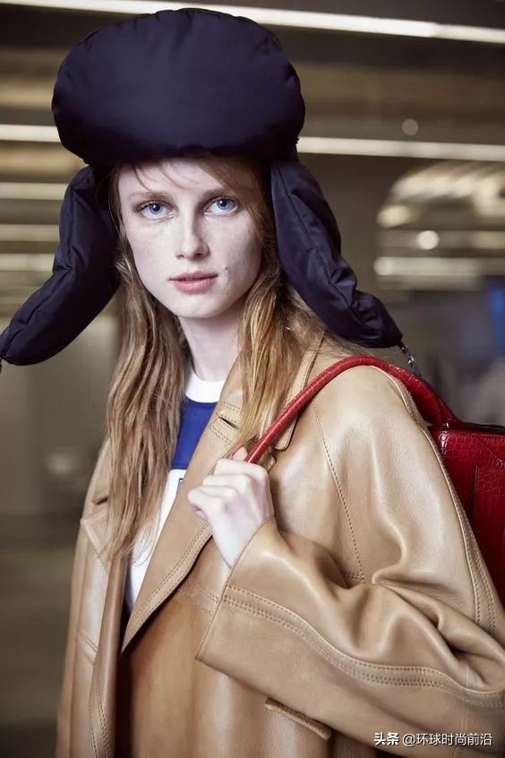 适合冬季脸大显脸小的帽子 (大圆脸适合什么帽子秋冬)