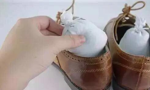 鞋子很臭怎么去除臭味,刷过的鞋子还是有臭味怎么解决