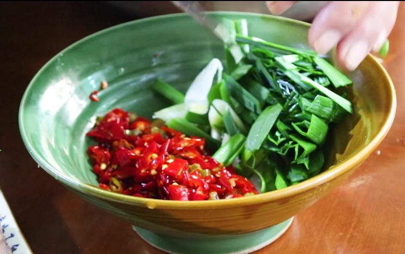 潘姥姥重庆酸辣粉正宗做法,乡村潘哥做猪血