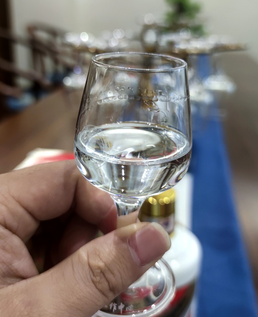 飞天迎宾和遵义1935哪个酒质更好,飞天迎宾酒与习酒窖藏1988哪个好