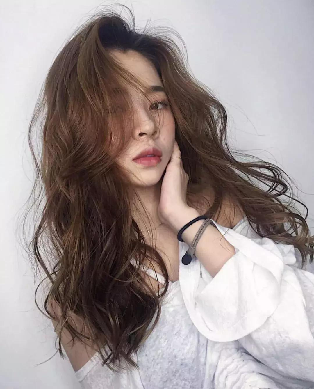 根据脸型设计发型大脸适合的发型,适合大脸圆脸方脸修饰脸型的短发