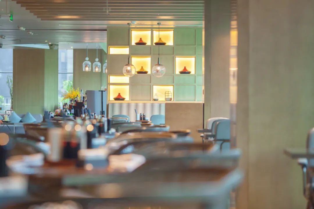 夜游盛世钱塘，赏绚烂灯光秀，打卡杭州钱江新城万豪酒店