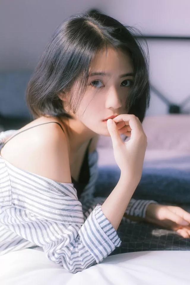 做一个男人不要去打扰不爱的女人,男人用手段拯救女人