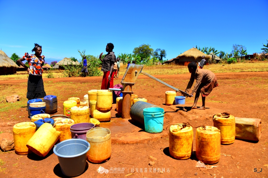 肯尼亚：在贫穷，疾病和混乱中哭泣的非洲大陆