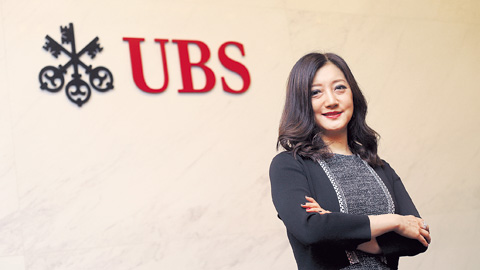 人脉：解密喝88万红酒的刘嘉玲贵妇朋友圈，杨颖同赵薇谁能接班