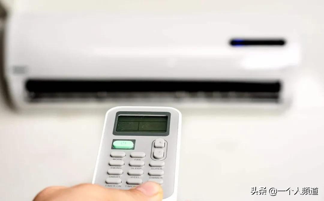 轻薄可壁挂一年四季都可用颜值超高悬浮循环空气扇