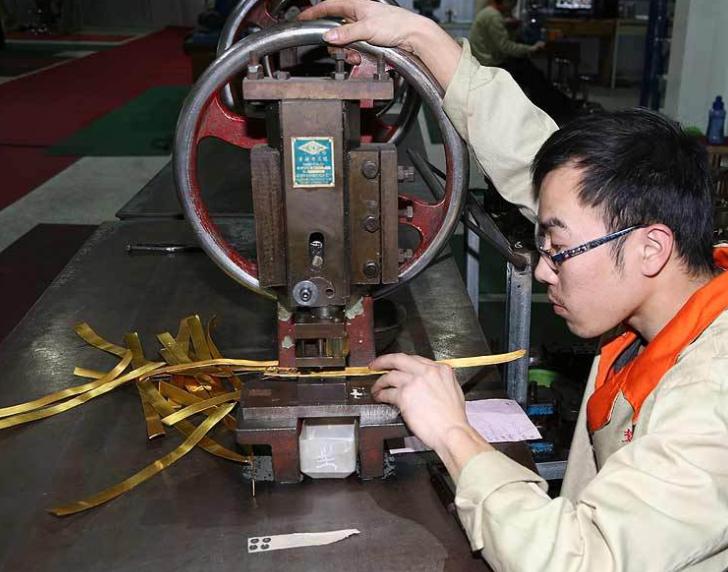 非洲人不解：我们“大金链子”这么便宜，为何中国大妈不来抢购？