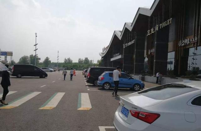 第一次开车高速怕走错出口怎么办,在高速上走错方向怎么找最近出口