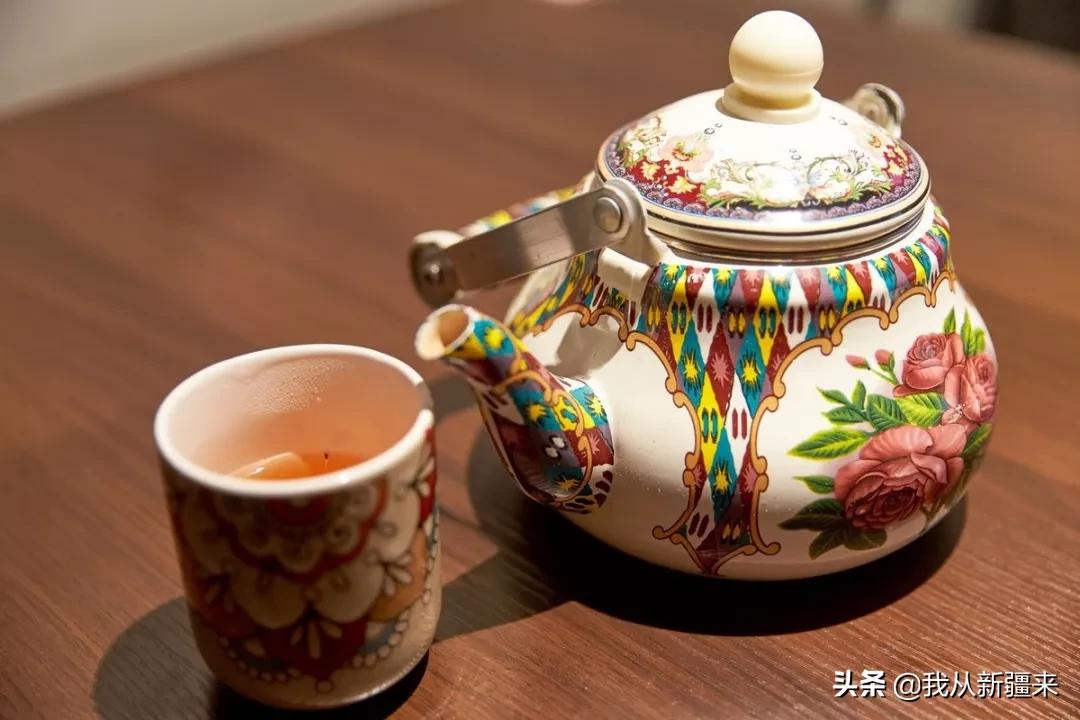 新疆喝的砖茶是什么茶种,现在的砖茶为什么没有以前的好喝