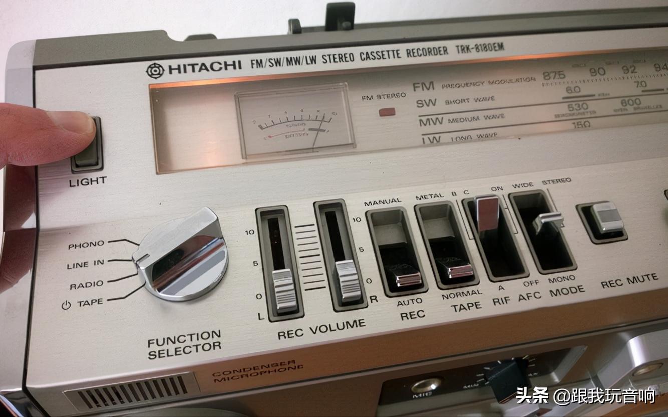 日立收音机2200,日立双卡录音机