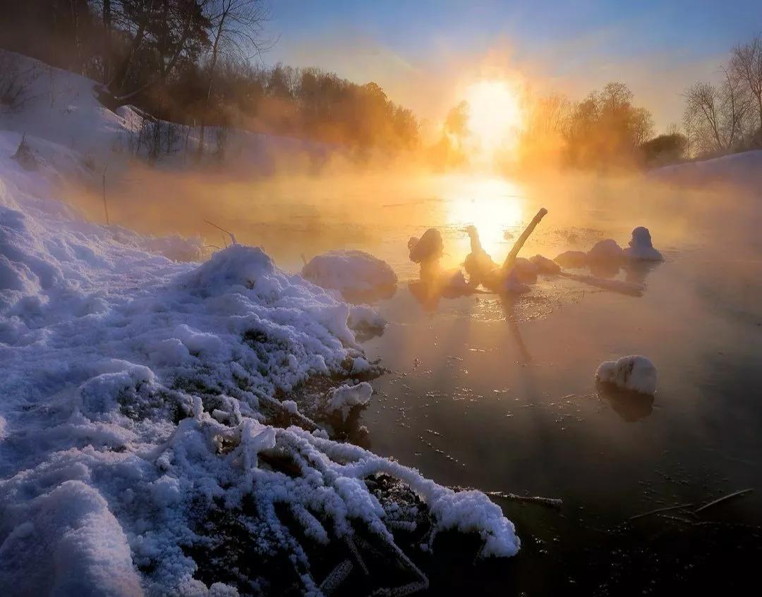 日近山红暖气新一阳先入御沟春,日近山红暖气新