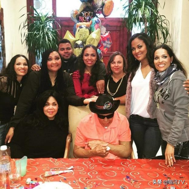 c罗生了多少个小孩,c罗的五个孩子都是他的吗