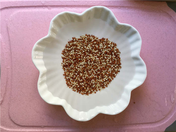 鲜虾藜麦饼辅食,藜麦米虾仁宝宝辅食