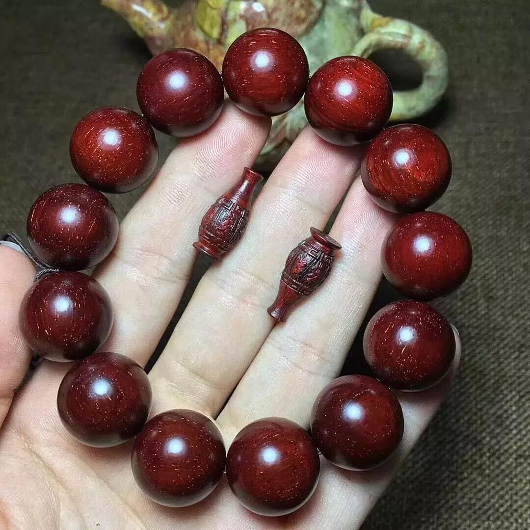 小叶紫檀越盘越乌是怎么回事,小叶紫檀越玩越黑怎么办