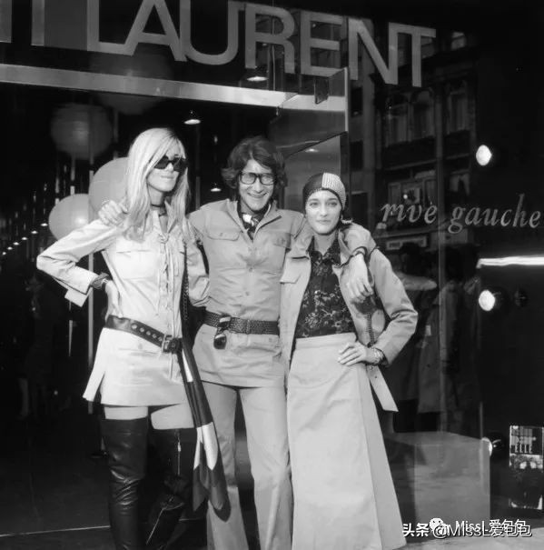 ysl圣罗兰最便宜的包多少钱,ysl圣罗兰化妆包红丝绒