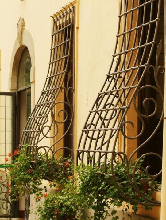 装修隐形防盗网,为什么不建议防盗网装修