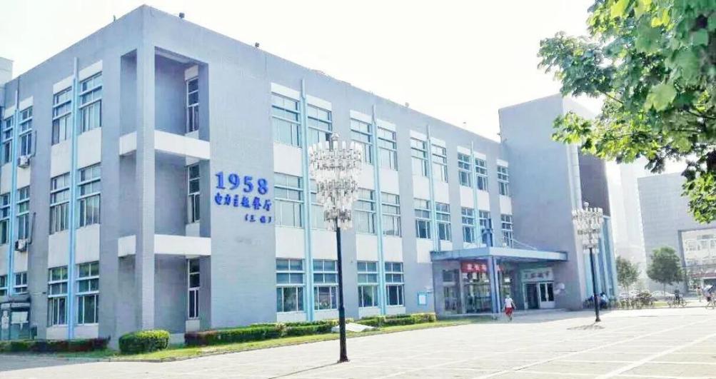 华北超豪华大学：宿舍空调暖气、阳台一应俱全，还坐拥6大网红餐厅！