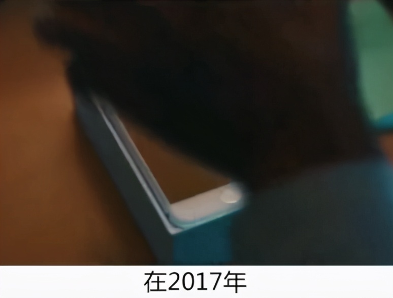 最经典的互黑广告：三星手机VS苹果手机，但却说的是事实