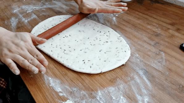 茴香小油条的做法火了，只需简单3步，新手也能一次成功