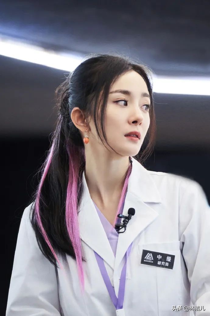 染对发色换张脸,染错连刘亦菲都颜值降低,牢记这4点选发色技巧