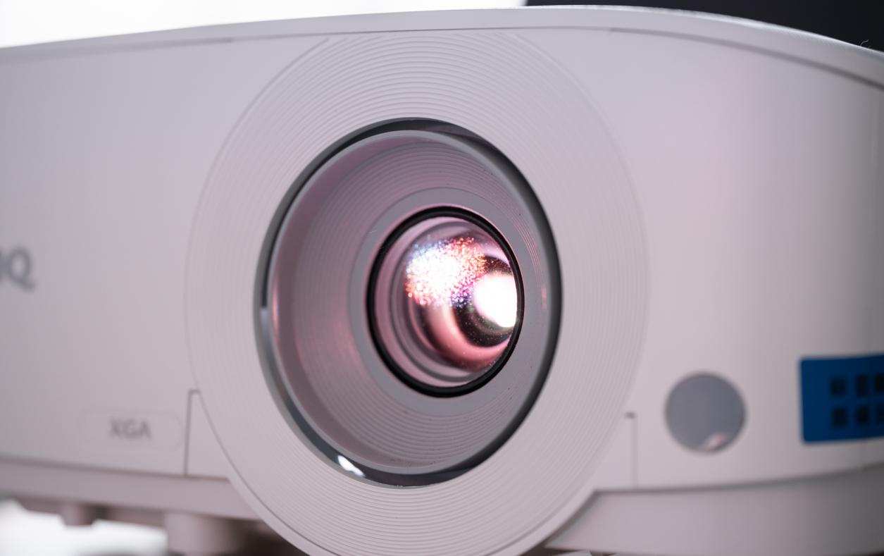 明基e520投影仪白天效果,明基投影仪e520对比e540