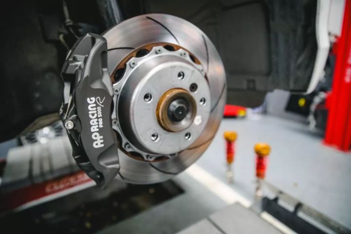 奥迪五缸机为什么不纵置,奥迪五缸机好用吗