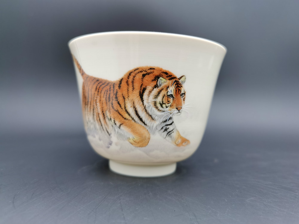 为定窑插上腾飞的翅膀——访瑞谷瓷坊创办人谷进利