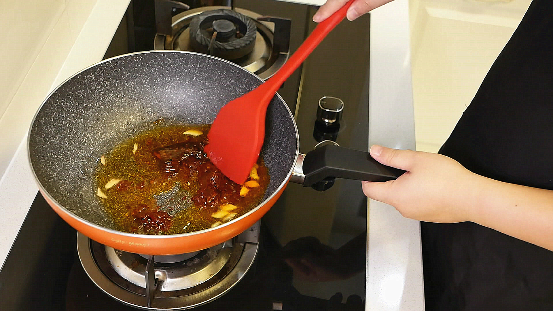 香辣排骨干锅正宗做法,排骨香辣锅的正宗做法