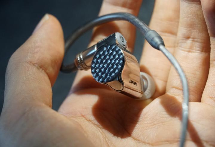 一万块钱的音响音质有多好,一万块耳机音质