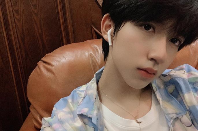 丁程鑫和贺峻霖跳舞时代少年团,丁程鑫时代少年团贺峻霖唱歌