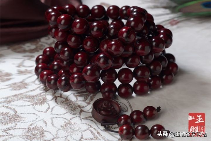 手串小叶紫檀介绍，关于小叶紫檀手串，你了解多少？