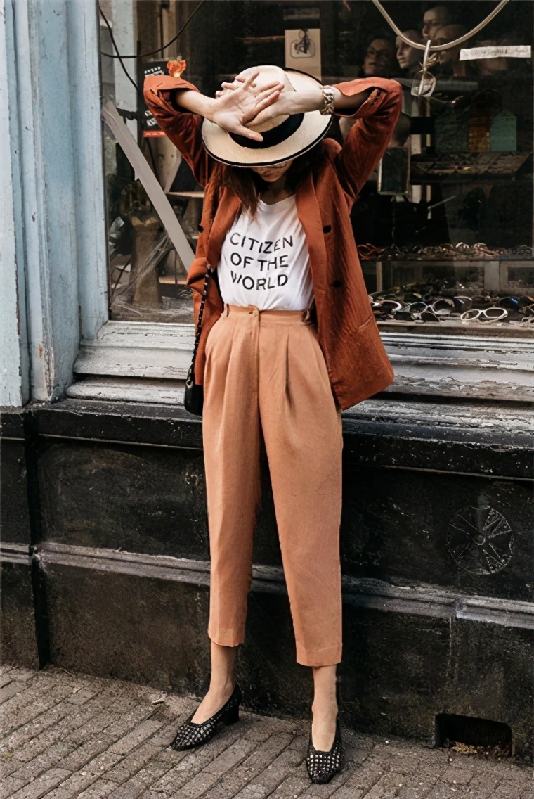 栗棕色和棕色哪个更适合鹅蛋脸,不同底色的棕色