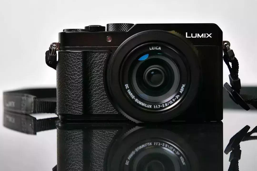 徕卡x1换皮,徕卡q2怎么换皮