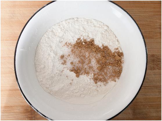 不用排队了！上海阿大葱油饼在家就能做，个个香酥脆，孩子抢着吃