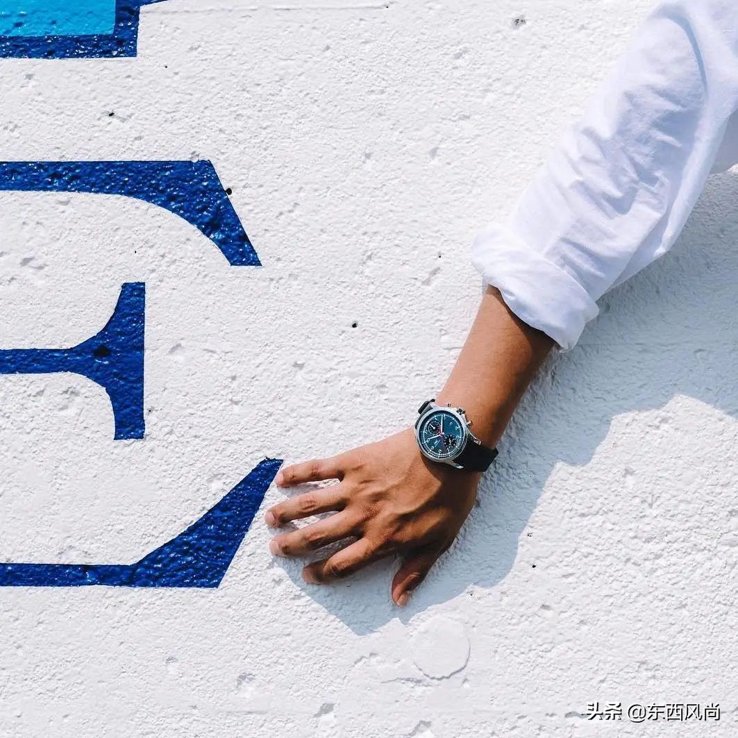 一件修身白衬衫,一件精致白衬衣的魅力