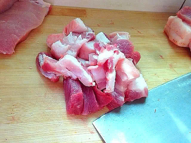 老笋烧肉的家常做法,鲜笋炒肉春日里最爱的一道菜