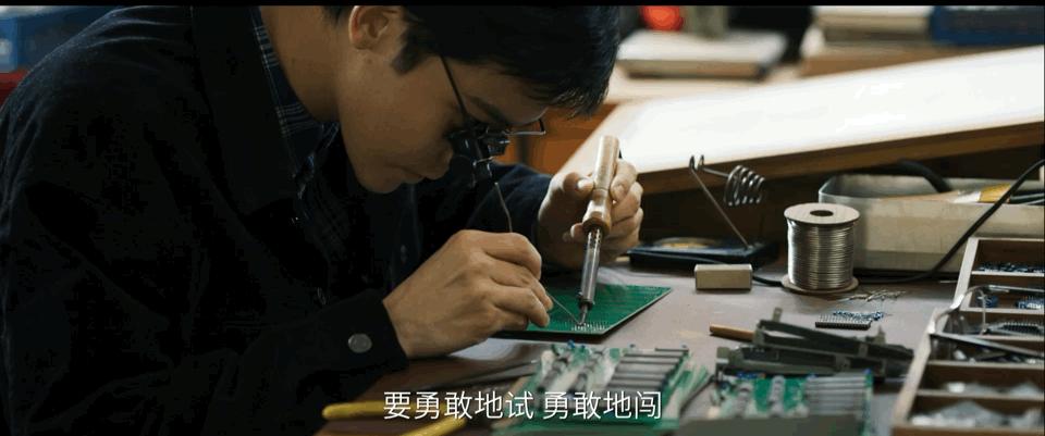 吴磊拍启航当风起时拿酒瓶砸头,吴磊新剧酒瓶砸头花絮