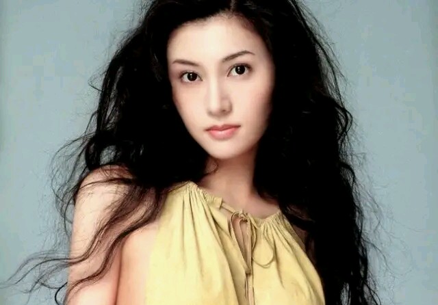 李嘉欣当年到底有多美,李嘉欣年轻时到底有多美