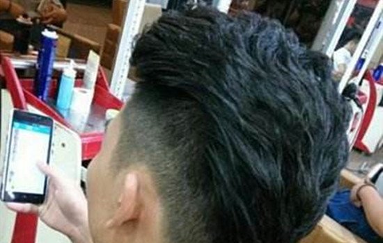 男生烫头发造型,头发造型男生三七烫