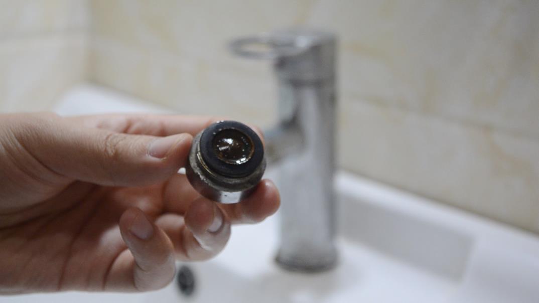 水龙头快速放水的方法,家里水龙头出水小如何增压