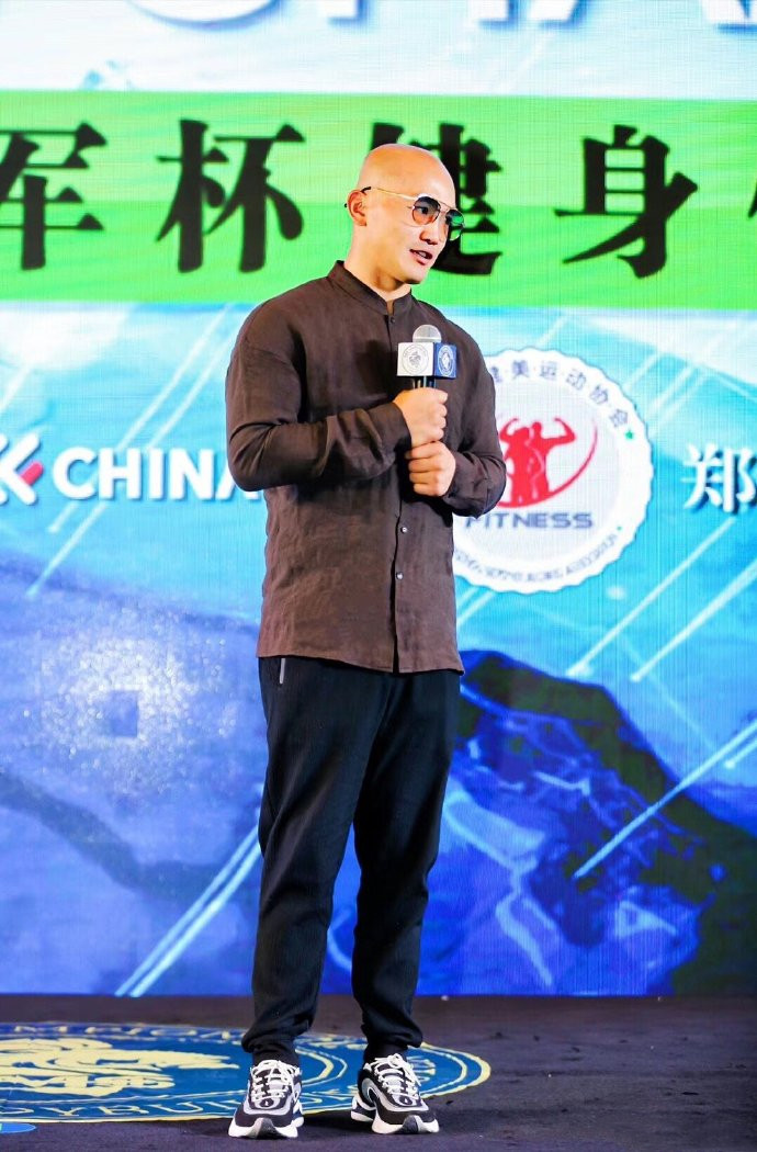 李景亮如何回复一龙的挑衅,一龙真的不敢和李景亮打吗